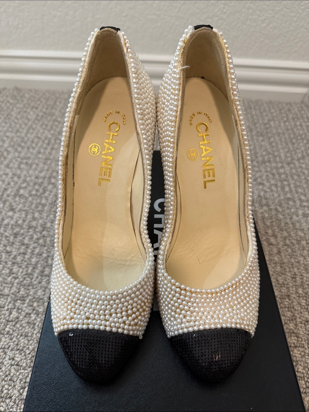 CHANEL Pearl-Embellished Two-Tone Pumps - Ivory & Black